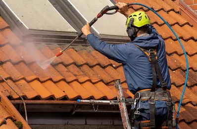 Démoussage et hydrofuge de toiture à Laborel